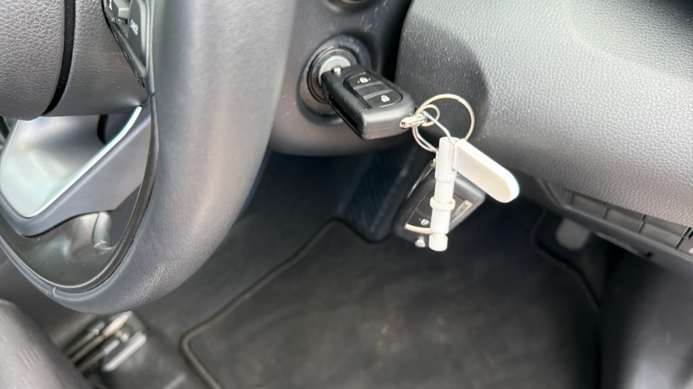 Toyota Yaris 1.5 Hybrid Icon 5dr CVT Hybrid Hatchback - Image 16