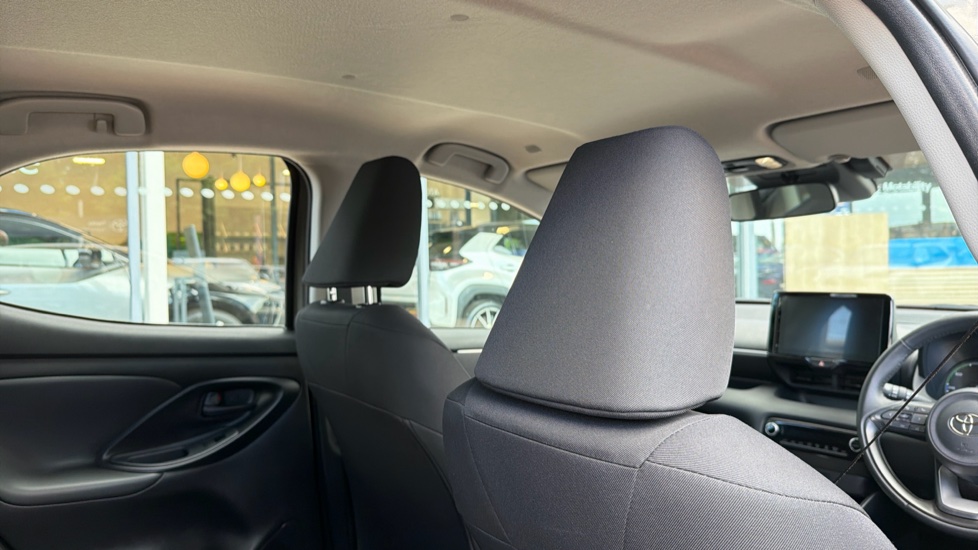 Toyota Yaris 1.5 Hybrid Icon 5dr CVT Hybrid Hatchback - Image 19