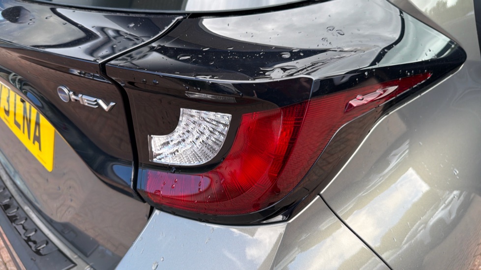 Toyota Yaris 1.5 Hybrid Icon 5dr CVT Hybrid Hatchback - Image 21
