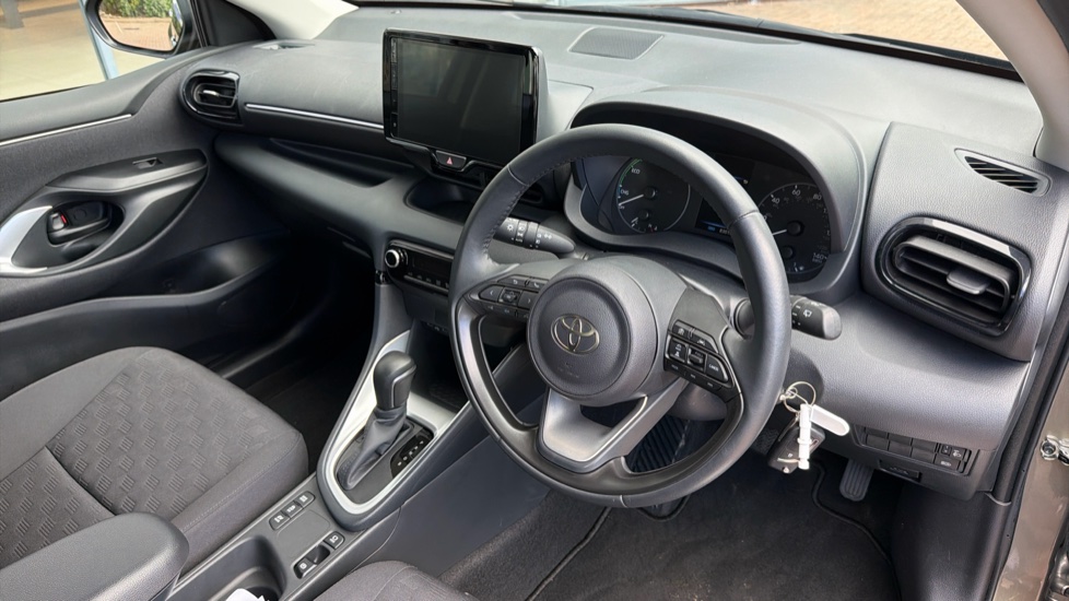Toyota Yaris 1.5 Hybrid Icon 5dr CVT Hybrid Hatchback - Image 34