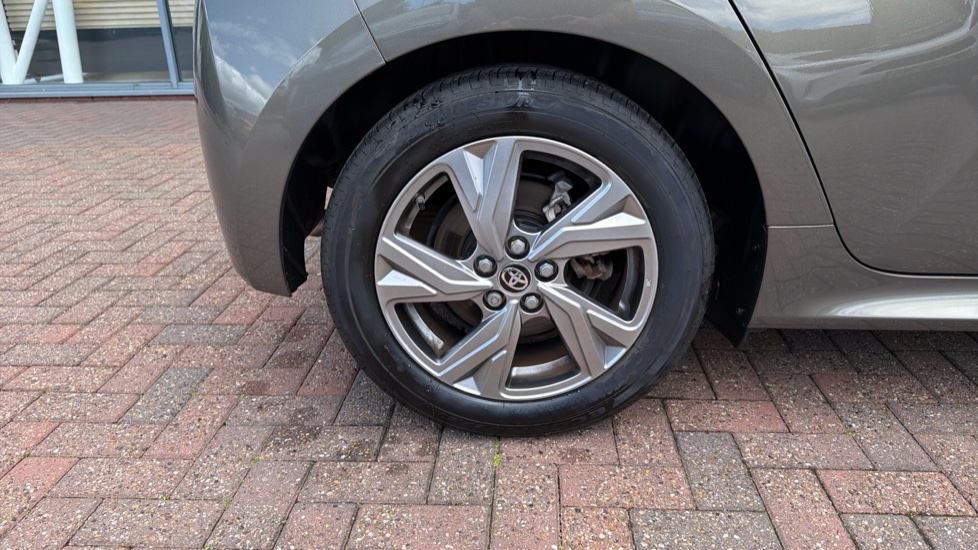 Toyota Yaris 1.5 Hybrid Icon 5dr CVT Hybrid Hatchback - Image 41