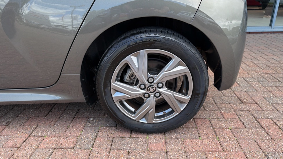 Toyota Yaris 1.5 Hybrid Icon 5dr CVT Hybrid Hatchback - Image 43