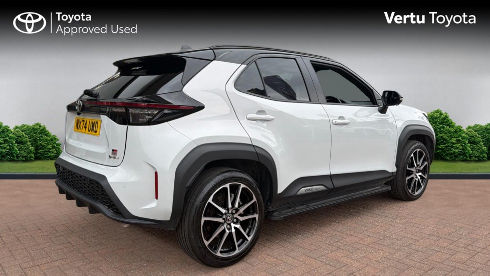 Toyota Yaris Cross 1.5 Hybrid GR Sport 5dr CVT Hybrid Estate - Image 2