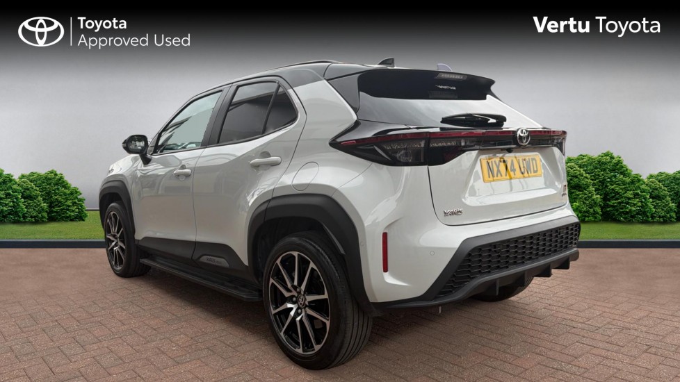 Toyota Yaris Cross 1.5 Hybrid GR Sport 5dr CVT Hybrid Estate - Image 4