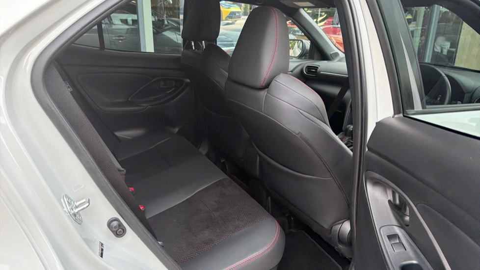 Toyota Yaris Cross 1.5 Hybrid GR Sport 5dr CVT Hybrid Estate - Image 8
