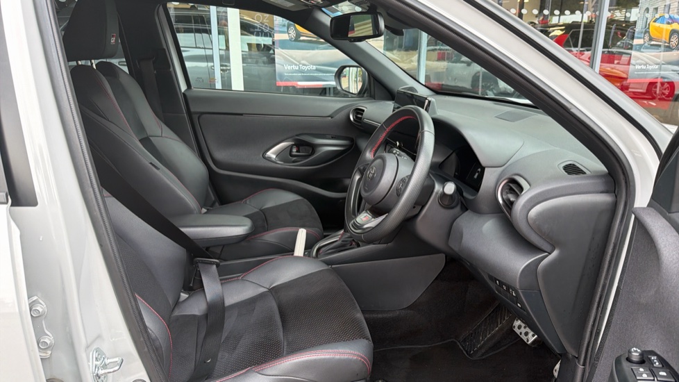 Toyota Yaris Cross 1.5 Hybrid GR Sport 5dr CVT Hybrid Estate - Image 12