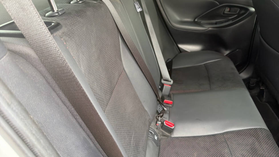 Toyota Yaris Cross 1.5 Hybrid GR Sport 5dr CVT Hybrid Estate - Image 14