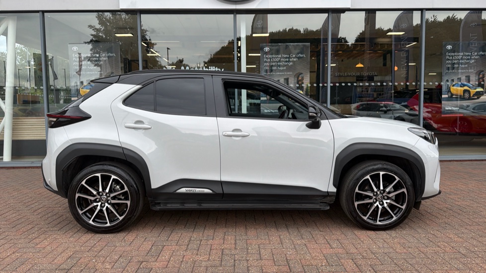 Toyota Yaris Cross 1.5 Hybrid GR Sport 5dr CVT Hybrid Estate - Image 23