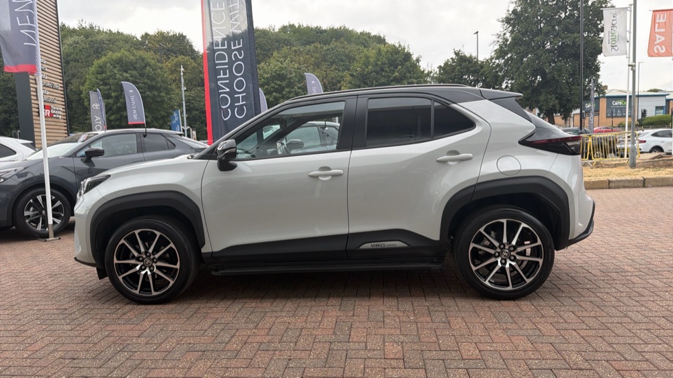 Toyota Yaris Cross 1.5 Hybrid GR Sport 5dr CVT Hybrid Estate - Image 24