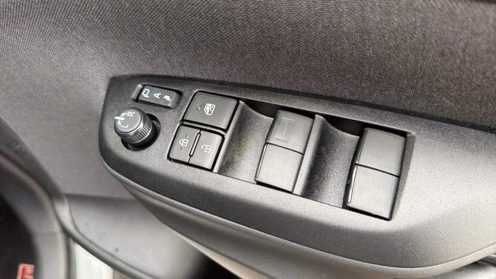 Toyota Yaris Cross 1.5 Hybrid GR Sport 5dr CVT Hybrid Estate - Image 35