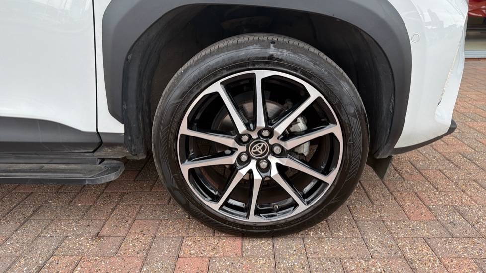 Toyota Yaris Cross 1.5 Hybrid GR Sport 5dr CVT Hybrid Estate - Image 40