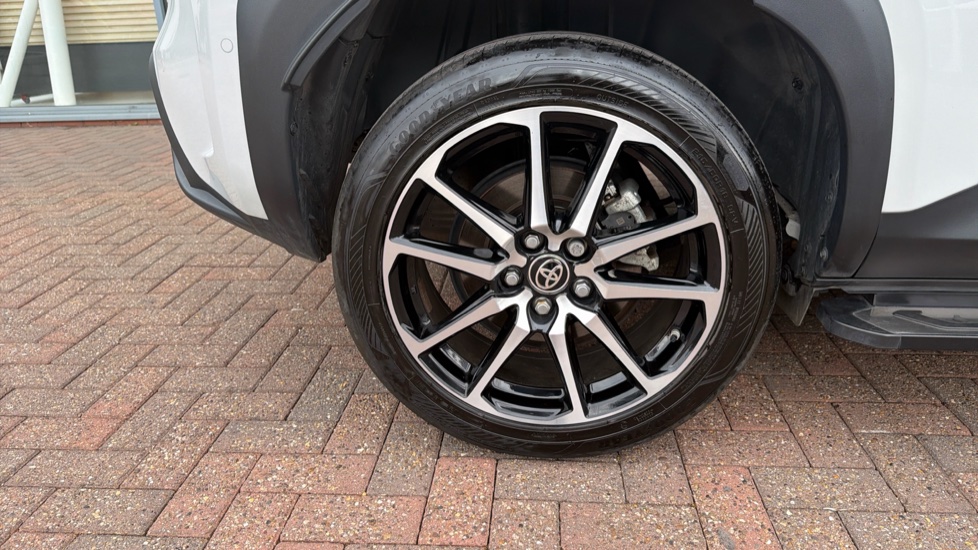 Toyota Yaris Cross 1.5 Hybrid GR Sport 5dr CVT Hybrid Estate - Image 41