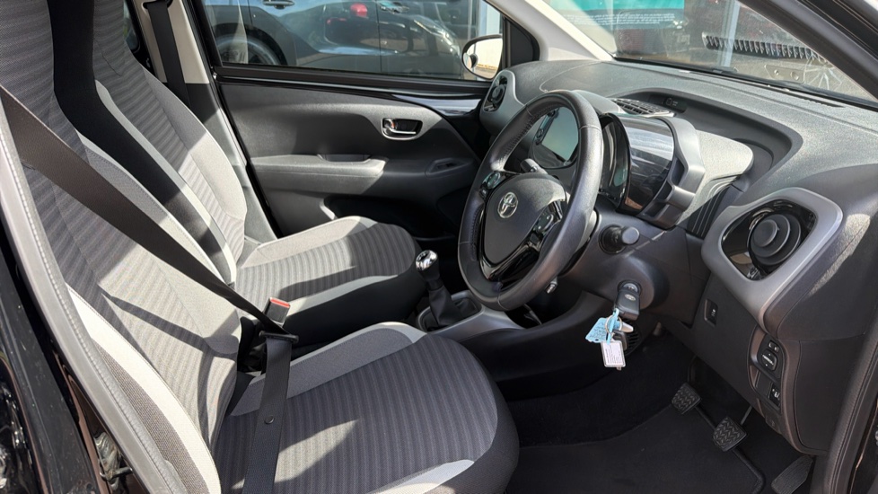Toyota Aygo 1.0 VVT-i X-Trend 5dr Petrol Hatchback - Image 12