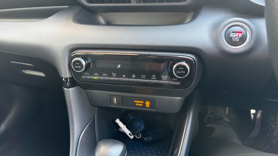 Toyota Yaris 1.5 Hybrid GR Sport 5dr CVT Hybrid Hatchback - Image 38