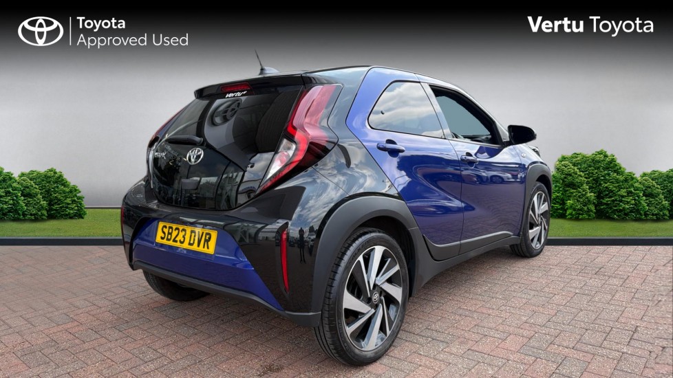 Toyota Aygo X 1.0 VVT-i Edge 5dr Petrol Hatchback - Image 2