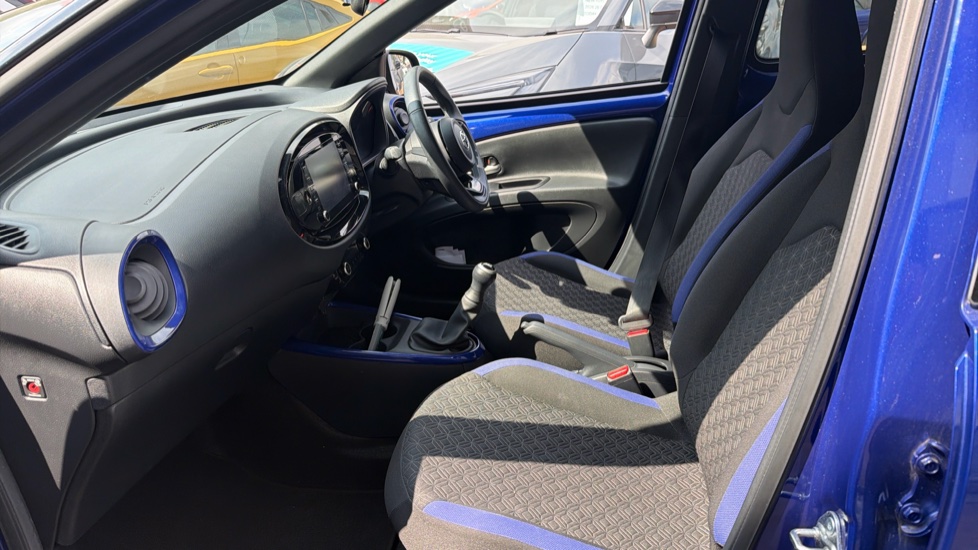 Toyota Aygo X 1.0 VVT-i Edge 5dr Petrol Hatchback - Image 5