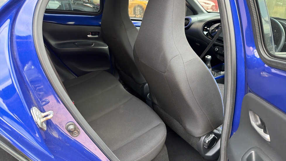 Toyota Aygo X 1.0 VVT-i Edge 5dr Petrol Hatchback - Image 8