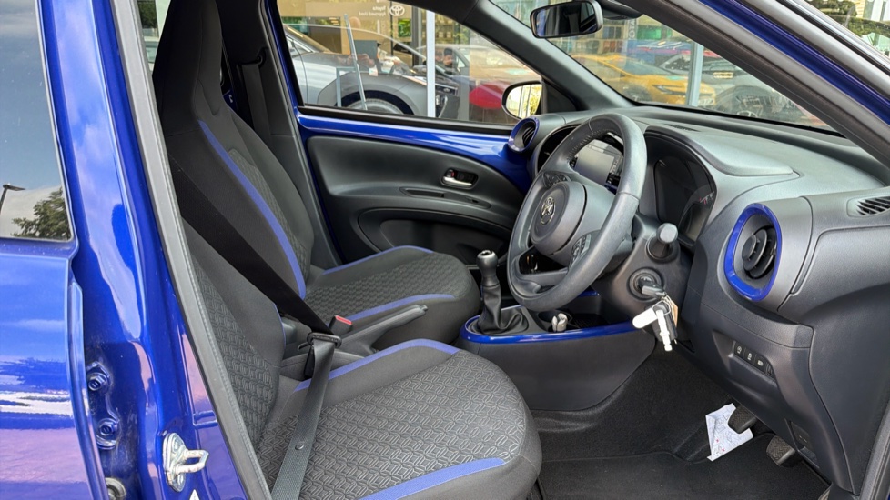 Toyota Aygo X 1.0 VVT-i Edge 5dr Petrol Hatchback - Image 12