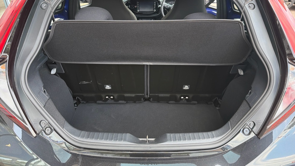Toyota Aygo X 1.0 VVT-i Edge 5dr Petrol Hatchback - Image 13