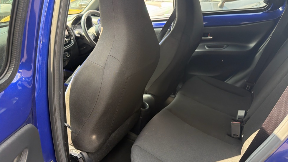Toyota Aygo X 1.0 VVT-i Edge 5dr Petrol Hatchback - Image 15