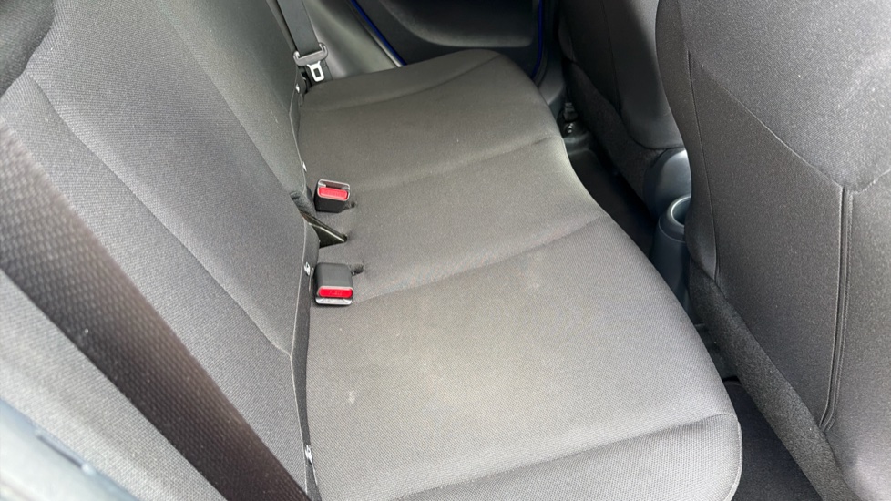 Toyota Aygo X 1.0 VVT-i Edge 5dr Petrol Hatchback - Image 17