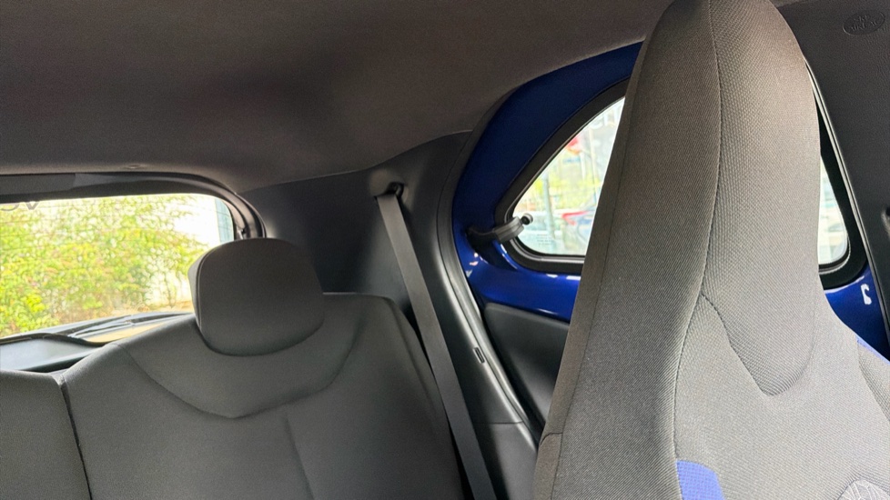 Toyota Aygo X 1.0 VVT-i Edge 5dr Petrol Hatchback - Image 18