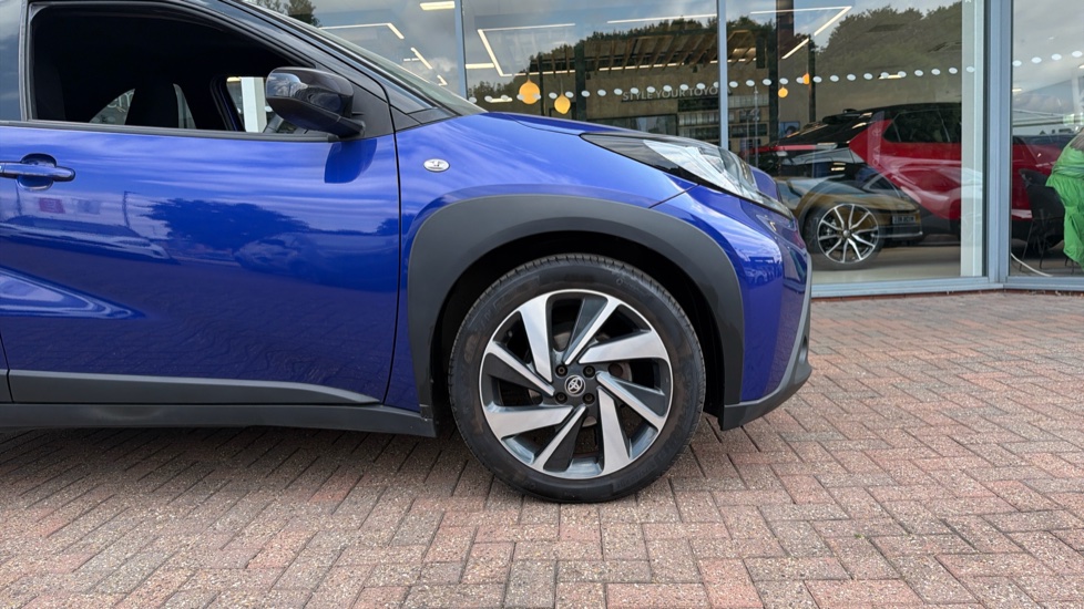 Toyota Aygo X 1.0 VVT-i Edge 5dr Petrol Hatchback - Image 25