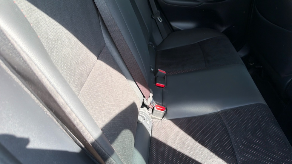 Toyota Yaris Cross 1.5 Hybrid 130 GR Sport 5dr CVT Hybrid Estate - Image 14