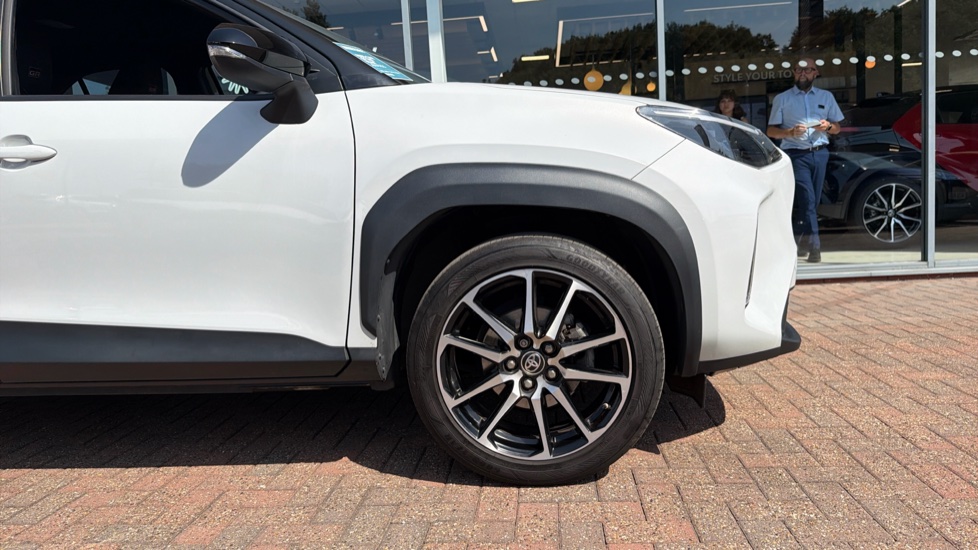 Toyota Yaris Cross 1.5 Hybrid 130 GR Sport 5dr CVT Hybrid Estate - Image 25