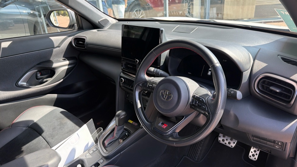 Toyota Yaris Cross 1.5 Hybrid 130 GR Sport 5dr CVT Hybrid Estate - Image 34