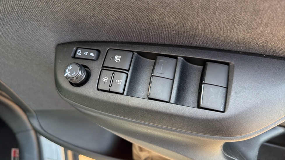 Toyota Yaris Cross 1.5 Hybrid 130 GR Sport 5dr CVT Hybrid Estate - Image 35