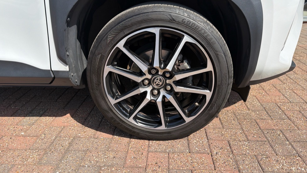 Toyota Yaris Cross 1.5 Hybrid 130 GR Sport 5dr CVT Hybrid Estate - Image 40
