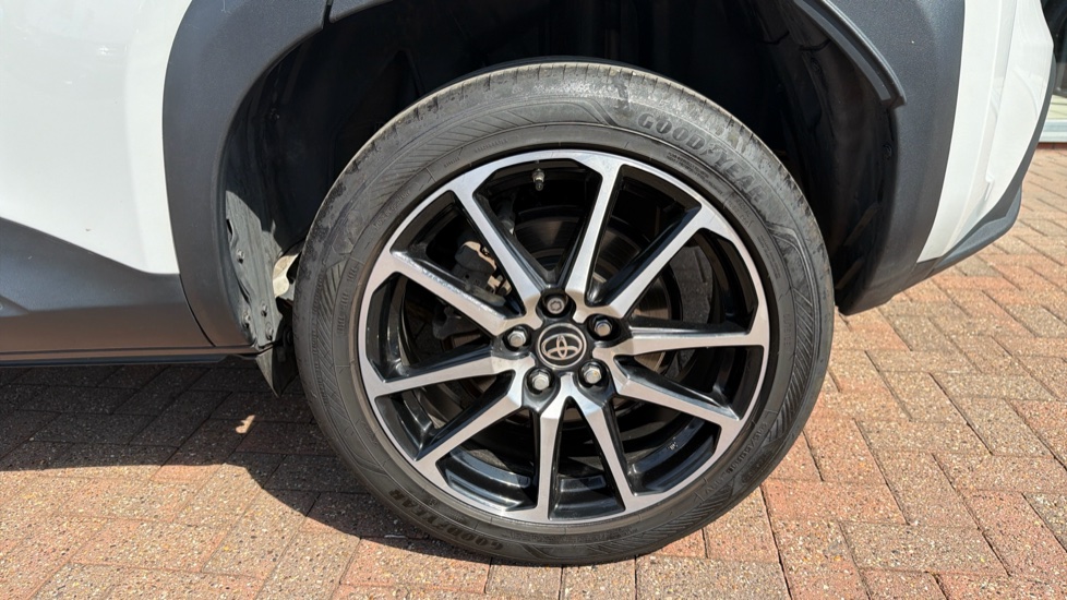 Toyota Yaris Cross 1.5 Hybrid 130 GR Sport 5dr CVT Hybrid Estate - Image 43