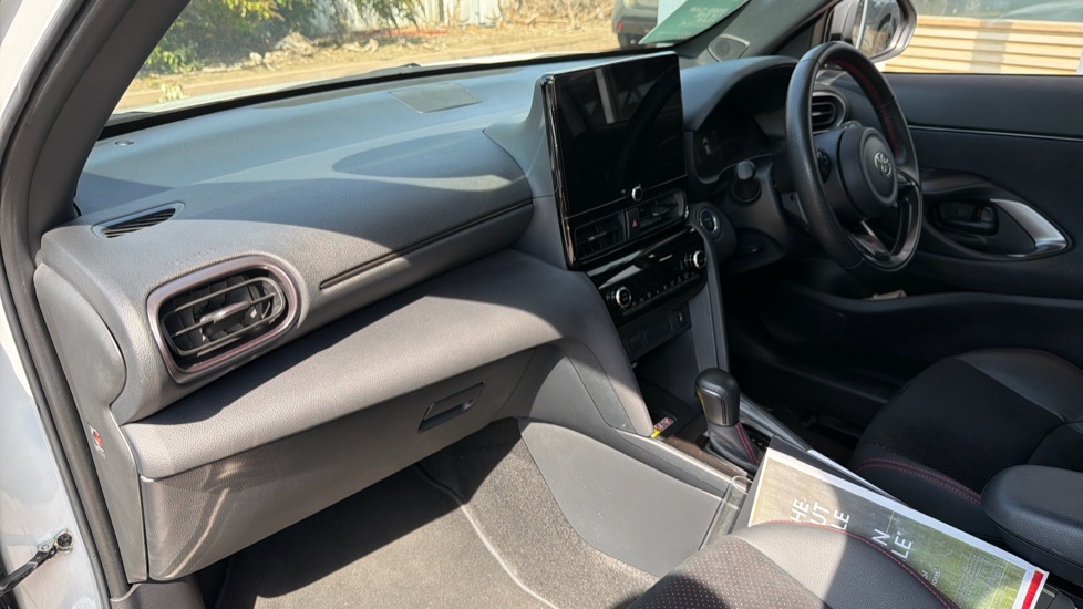 Toyota Yaris Cross 1.5 Hybrid 130 GR Sport 5dr CVT Hybrid Estate - Image 44