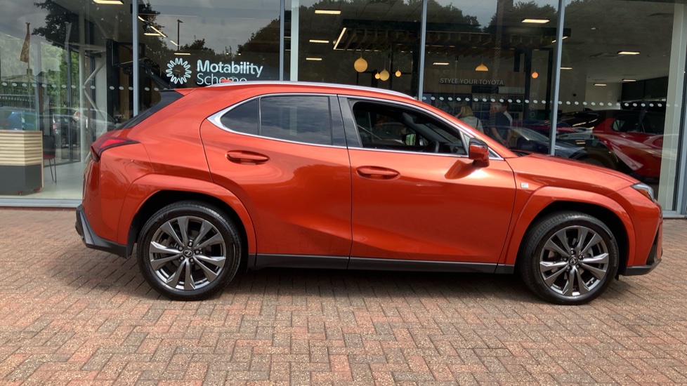 Lexus UX 250h 2.0 F-Sport 5dr CVT [Nav] Hybrid Hatchback - Image 23