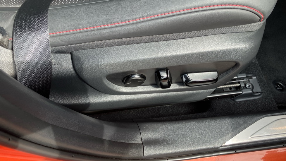 Lexus UX 250h 2.0 F-Sport 5dr CVT [Nav] Hybrid Hatchback - Image 36