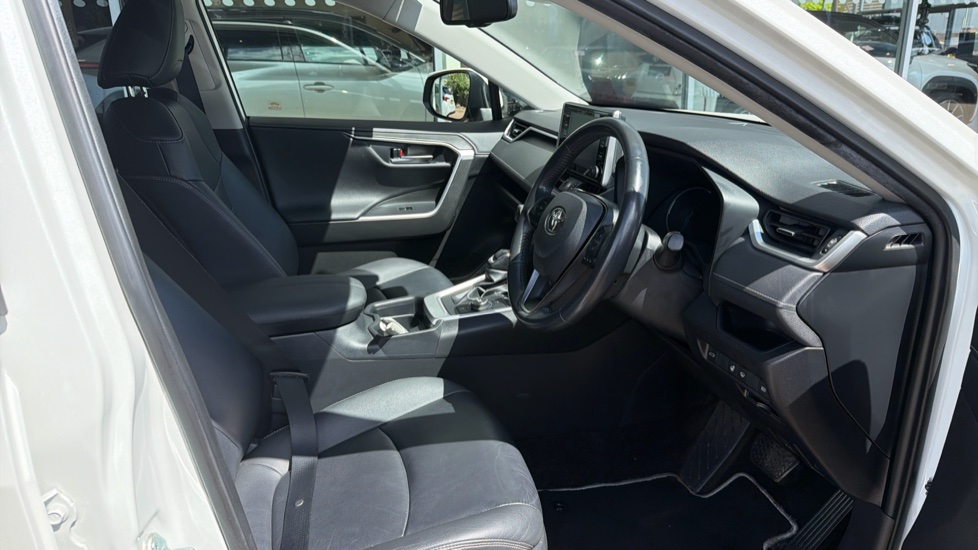 Toyota RAV4 2.5 VVT-i Hybrid Excel TSS 5dr CVT Hybrid Estate - Image 12