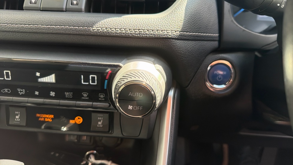 Toyota RAV4 2.5 VVT-i Hybrid Excel TSS 5dr CVT Hybrid Estate - Image 16