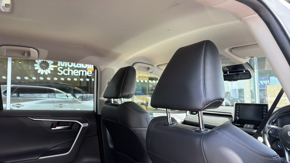 Toyota RAV4 2.5 VVT-i Hybrid Excel TSS 5dr CVT Hybrid Estate - Image 19