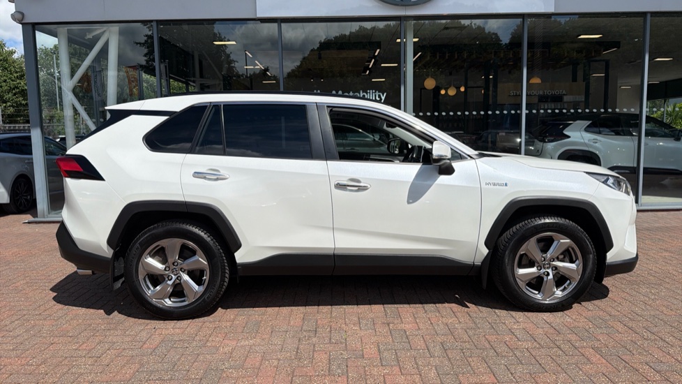 Toyota RAV4 2.5 VVT-i Hybrid Excel TSS 5dr CVT Hybrid Estate - Image 23