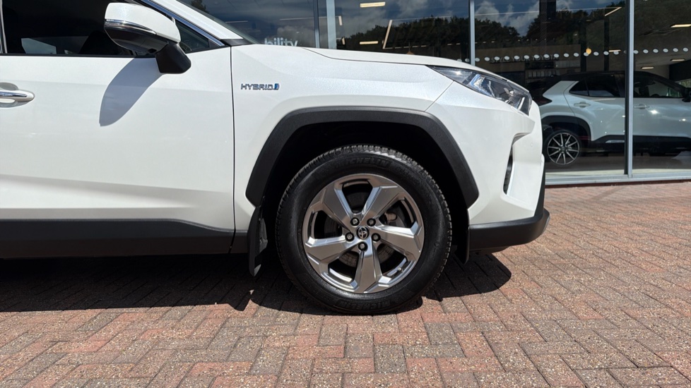 Toyota RAV4 2.5 VVT-i Hybrid Excel TSS 5dr CVT Hybrid Estate - Image 25