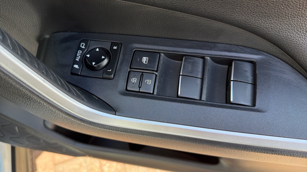 Toyota RAV4 2.5 VVT-i Hybrid Excel TSS 5dr CVT Hybrid Estate - Image 35