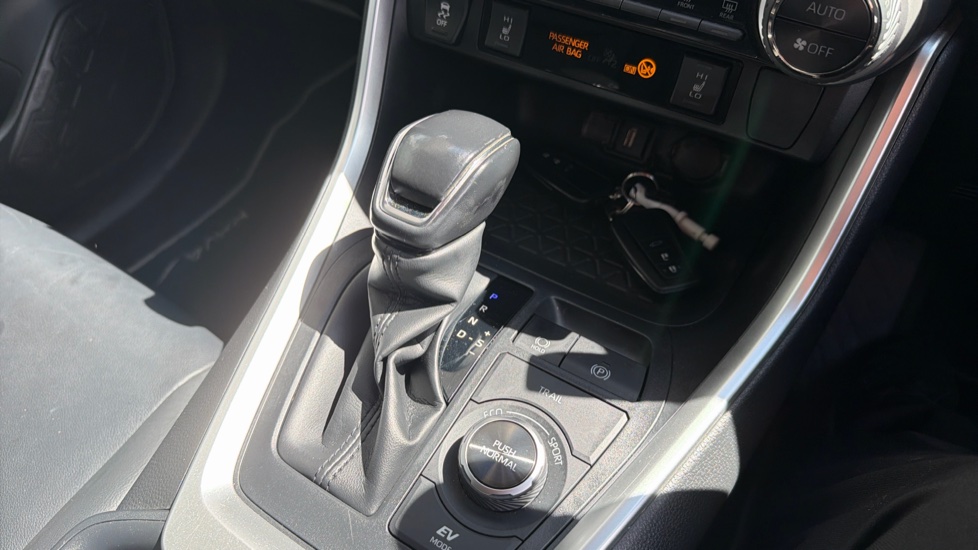 Toyota RAV4 2.5 VVT-i Hybrid Excel TSS 5dr CVT Hybrid Estate - Image 41