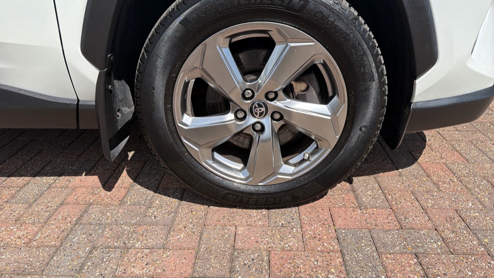 Toyota RAV4 2.5 VVT-i Hybrid Excel TSS 5dr CVT Hybrid Estate - Image 42