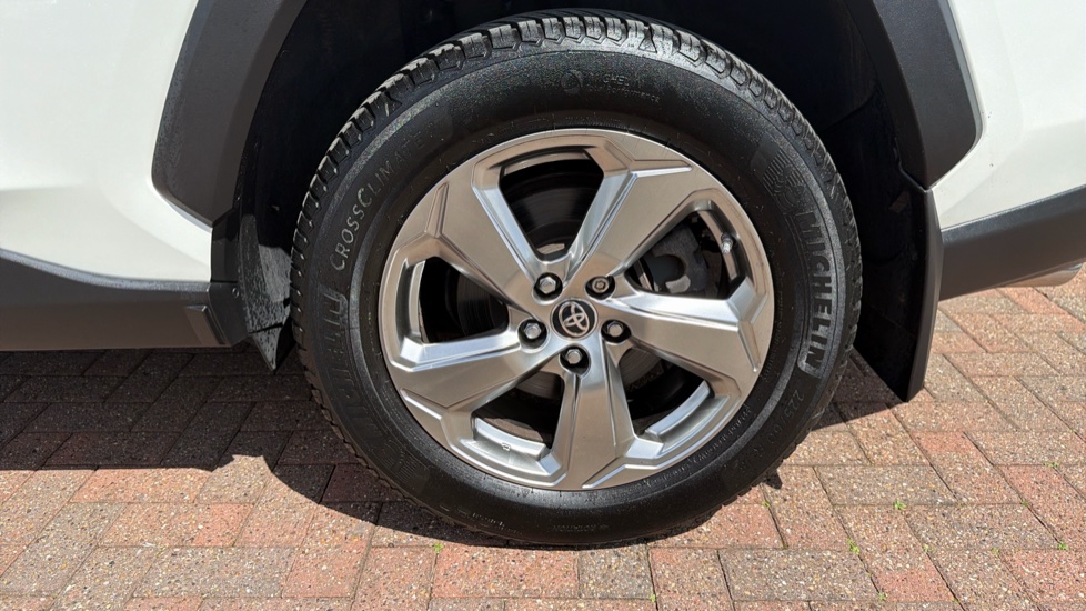 Toyota RAV4 2.5 VVT-i Hybrid Excel TSS 5dr CVT Hybrid Estate - Image 45