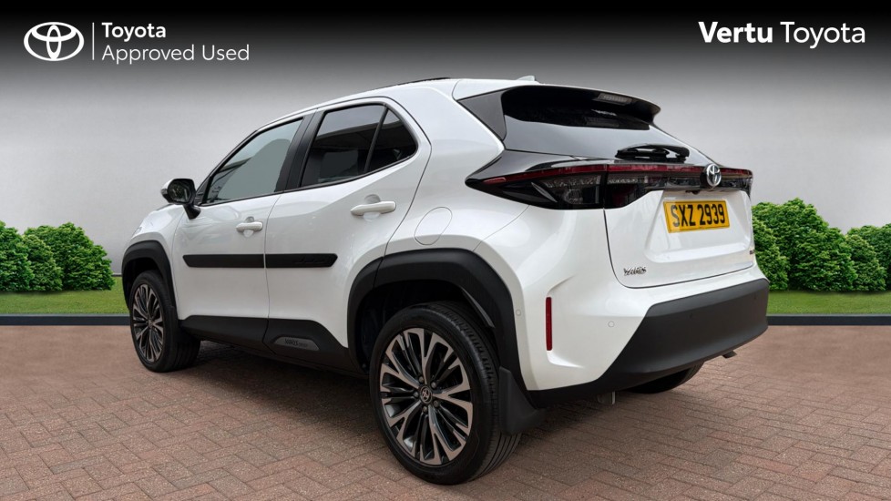 Toyota Yaris Cross 1.5 Hybrid Excel 5dr CVT Hybrid Estate - Image 4