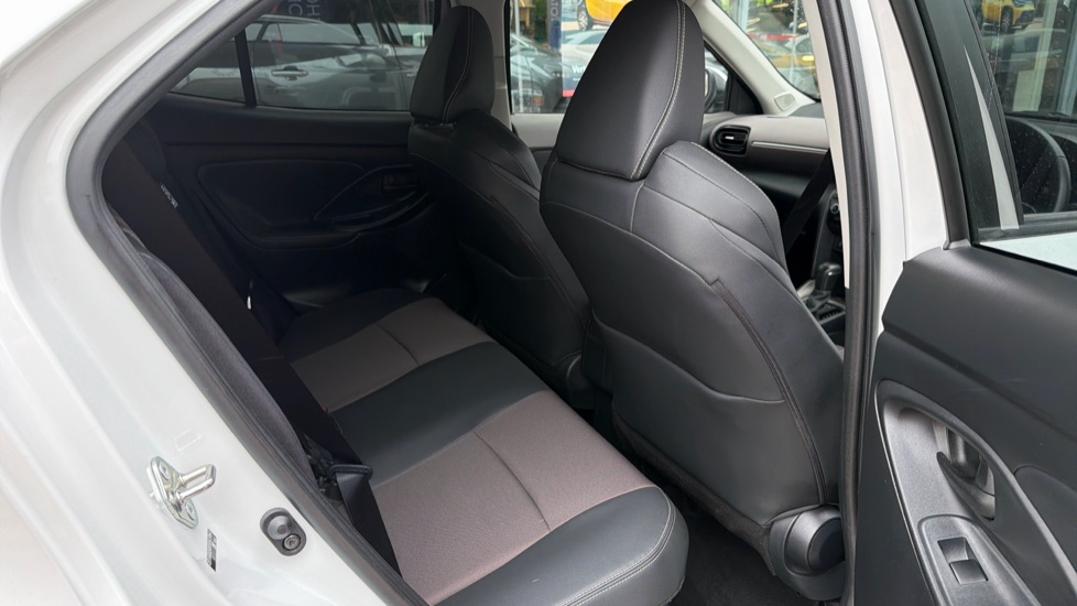 Toyota Yaris Cross 1.5 Hybrid Excel 5dr CVT Hybrid Estate - Image 8