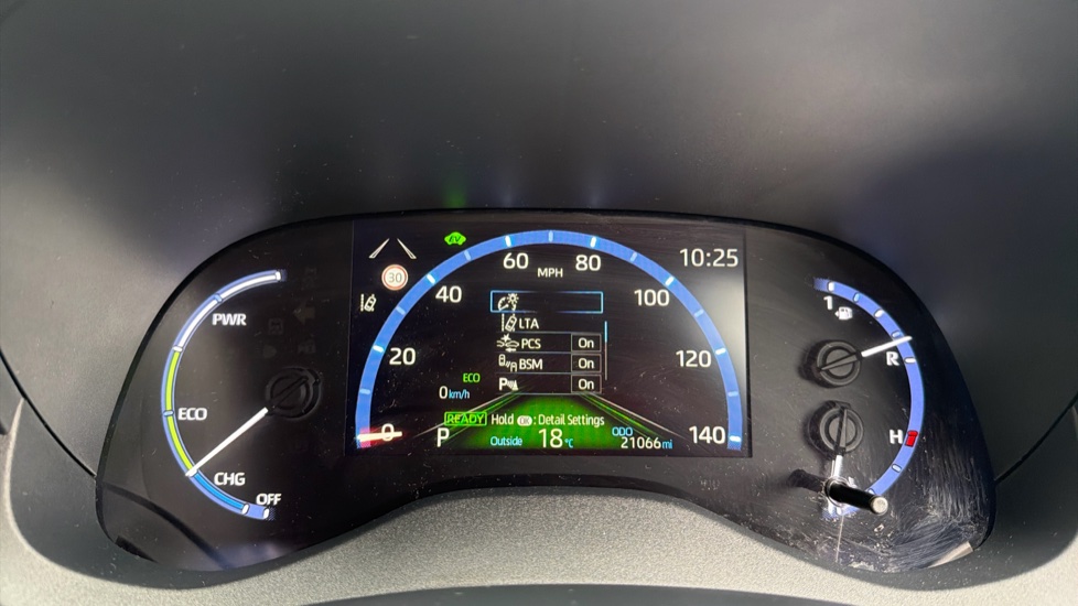 Toyota Yaris Cross 1.5 Hybrid Excel 5dr CVT Hybrid Estate - Image 11