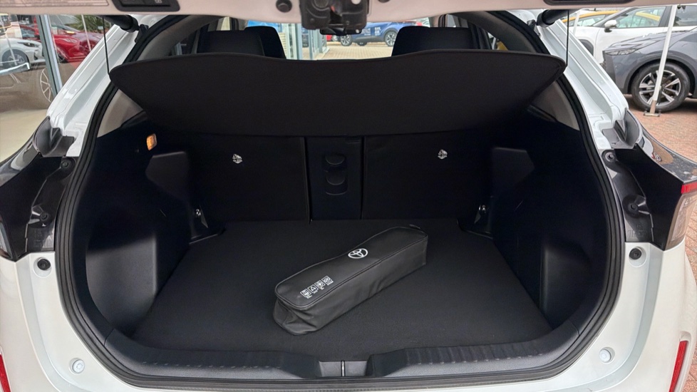 Toyota Yaris Cross 1.5 Hybrid Excel 5dr CVT Hybrid Estate - Image 13