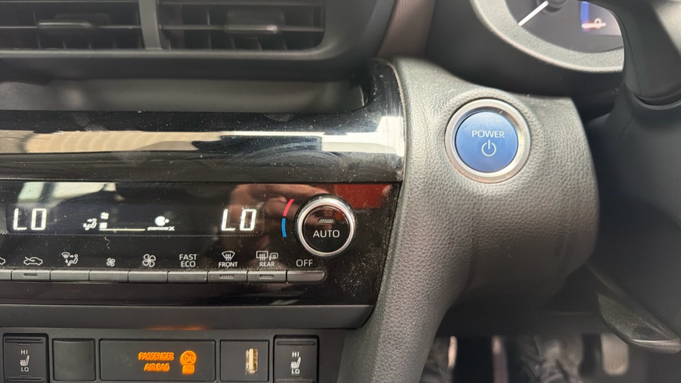 Toyota Yaris Cross 1.5 Hybrid Excel 5dr CVT Hybrid Estate - Image 16
